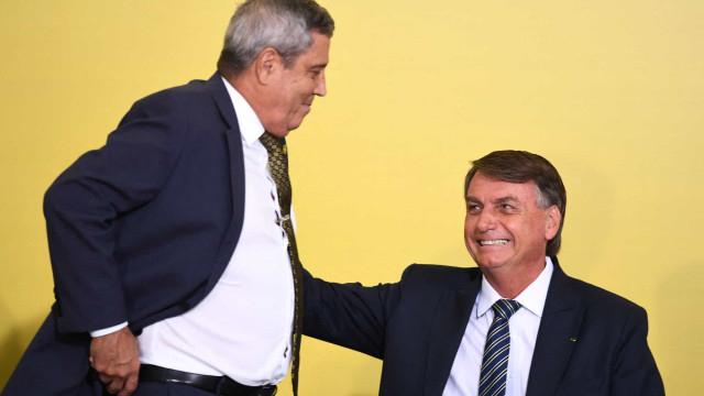 Bolsonaro diz que pretende anunciar Braga Netto como vice nas eleições