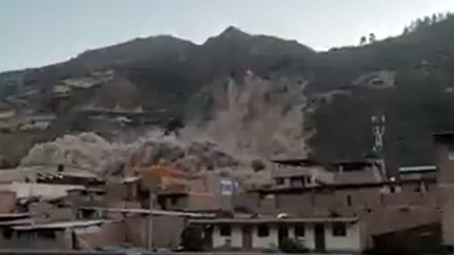 Deslizamento de terras no Peru deixa cerca de 150 casas soterradas