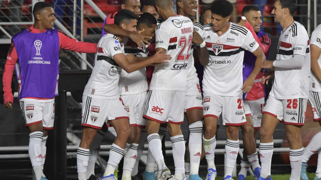 São Paulo lida com um time completo de baixas e joga para se superar no Sul