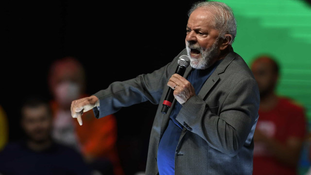 Lula diz que Bolsonaro aumentou Auxílio por reeleição, mas promete manter R$ 600