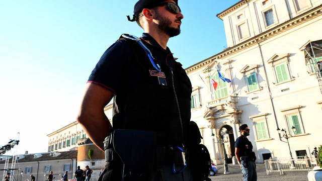 Morte de nigeriano agredido na rua na Itália causa revolta e chega a debate eleitoral