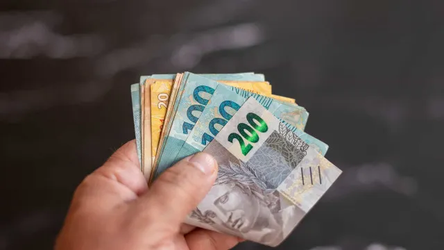 
                    Chuva de dinheiro! 4 signos vão ter a carteira cheia antes do mês acabar
                