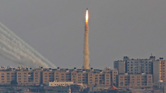 Israel e palestinos negociam cessar-fogo; número de mortos sobe para 31