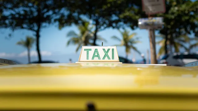 
                    Motoristas de apps e taxistas já podem pedir financiamento
                