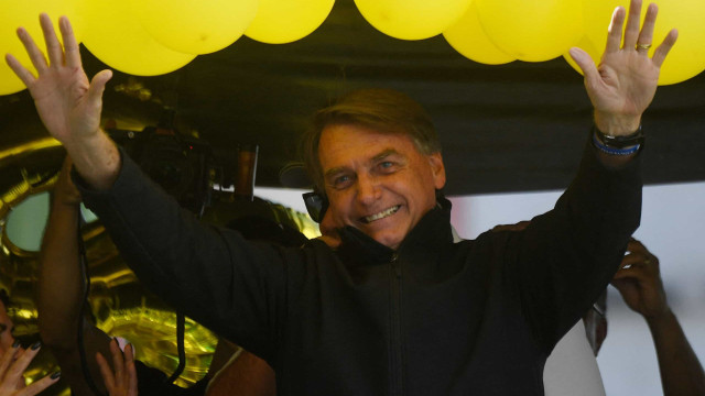 Bolsonaro edita decreto sobre concursos públicos que pode beneficiar PF e PRF