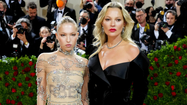 Filha de Kate Moss posa para a Calvin Klein 30 anos após a mãe