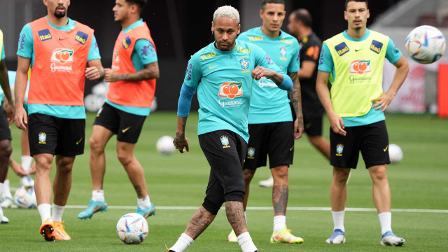 Brasil usa formação ofensiva contra Gana em penúltimo teste antes da Copa