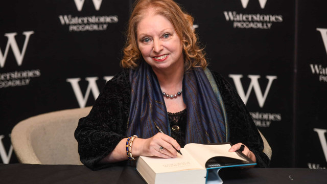Morre Hilary Mantel, mestre da ficção histórica e autora da série 'Wolf Hall', aos 70