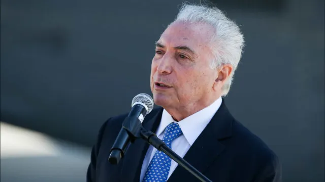 
                    Temer diz que Vorcaro é 'figura doce' e faz mea-culpa sobre liberação de bets em seu governo
                