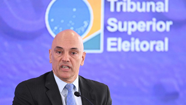 Moraes amplia influência no TSE e fala em 'tribunal da democracia' em posse de novos ministros
