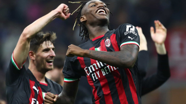 Milan derrota Juventus e cola no topo da classificação no Campeonato Italiano
