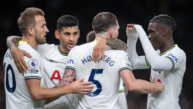 Kane marca, Tottenham vence Everton e segue em 3º no Campeonato Inglês