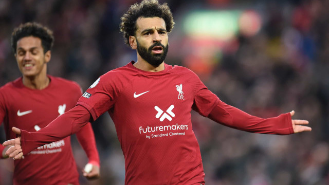 Com gol de Salah, Liverpool surpreende e derrota o City; Arsenal lidera
