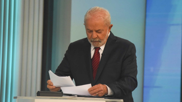 Lula lamenta agressividade do debate e volta a chamar Temer de golpista