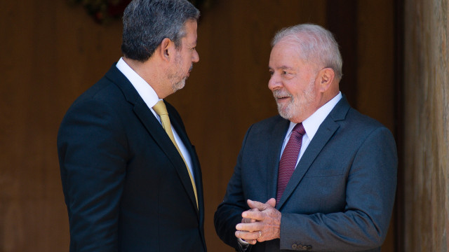 Lula relatou que reunião com Lira foi positiva, afirma Padilha