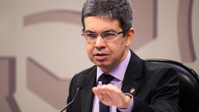 Randolfe pede afastamento de Augusto Nardes do TCU e convocação no Senado