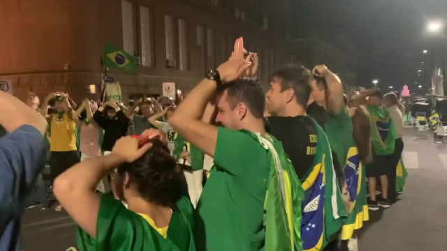 Apoiadores de Bolsonaro pedem ajuda extraterrestre após perder eleição