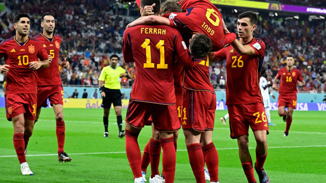 Espanha entra com tudo no Mundial e 'atropela' a Costa Rica