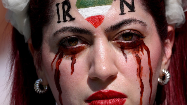 ONU aprova missão para investigar repressão a protestos no Irã