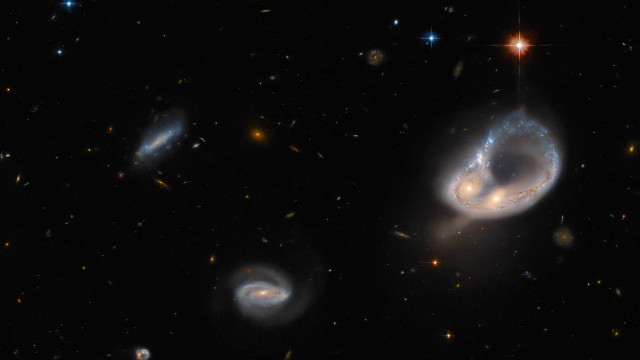 Hubble capta imagem de colisão de galáxias