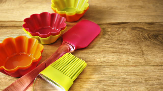 Truques infalíveis para limpar formas e utensílios de silicone