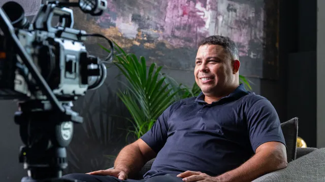 
                    Após pausa, Ronaldo planeja nova SAF com Roberto Carlos no interior de SP
                