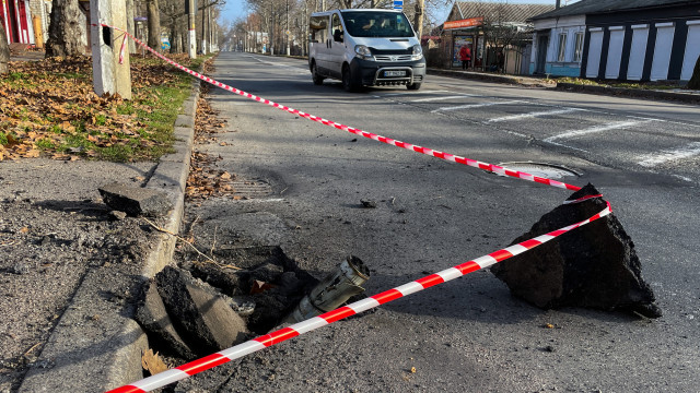 Ataque russo a Kherson, na Ucrânia, deixa ao menos 10 mortos