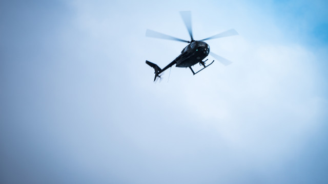 Helicóptero cai em Barueri, na Grande São Paulo