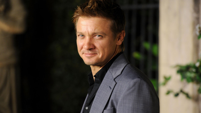 Jeremy Renner diz que luta para acidente não traumatizar sua vida