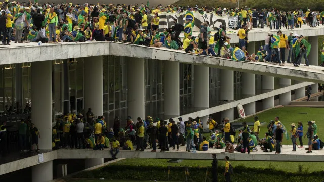 
                    Balanço do STF aponta que 190 pessoas estão presas pelo 8 de Janeiro e pela tentativa de golpe
                