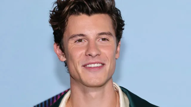 
                    Shawn Mendes e Bruna Marquezine vão a culto evangélico com Sasha Meneghel e marido
                