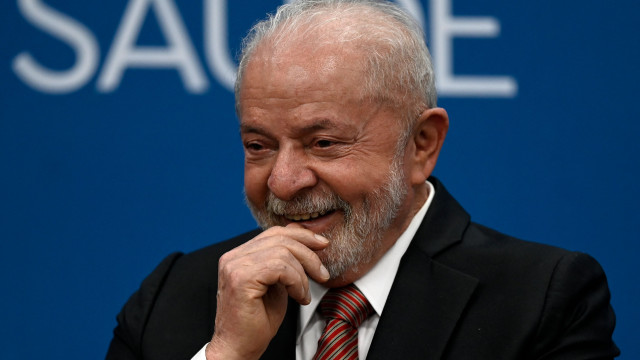 Lula diz estar otimista com País