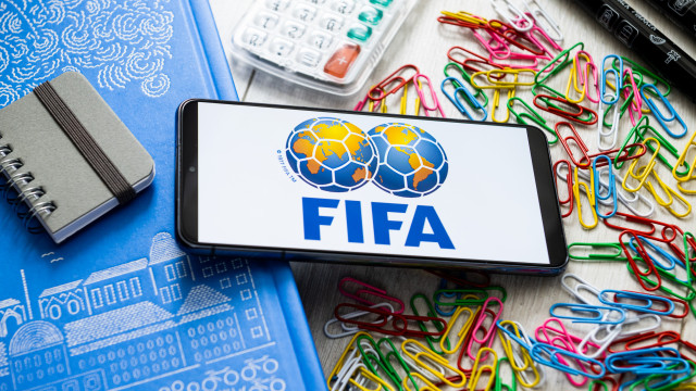 Fifa estende regras que permitem rescisão unilateral de jogadores e técnicos na Ucrânia