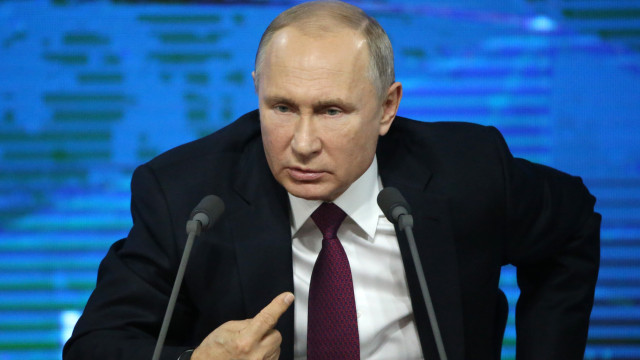 Rússia estuda estender censura a estrangeiros no país