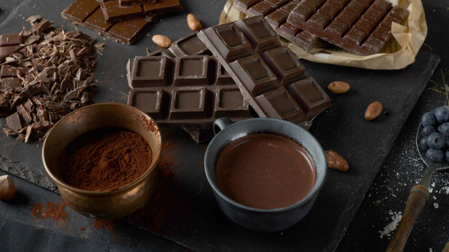 Chocolate: Os riscos e benefícios do doce favorito de quase todo mundo para a saúde