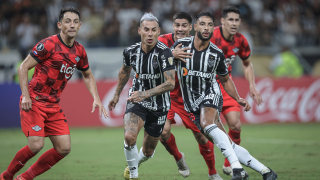 Atlético-MG leva gol em 8 min e perde para Libertad em casa na Libertadores