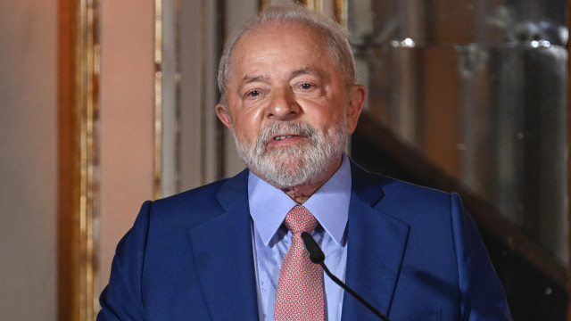Lula é recebido na Assembleia da República e encerra visita a Portugal