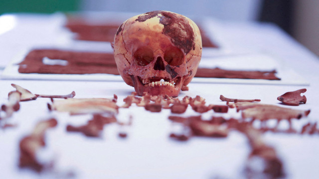 Esqueleto de criança com mais de mil anos é encontrado no Peru