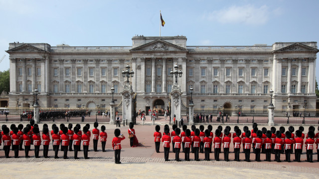 Pela 1ª vez, Buckingham abre sala da sacada para visitas; veja quanto custa