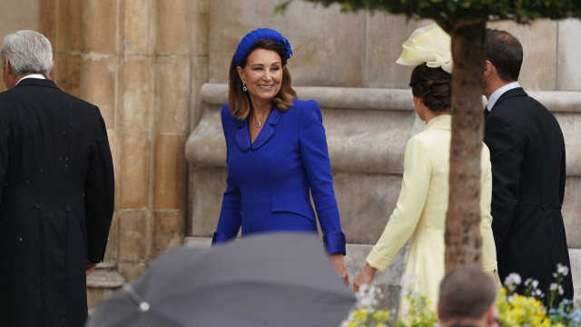 Pais e irmãos de Kate Middleton assistiram à cerimônia da coroação 