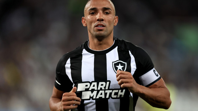 Lateral do Botafogo revela ter sido abordado para participar de esquema de apostas