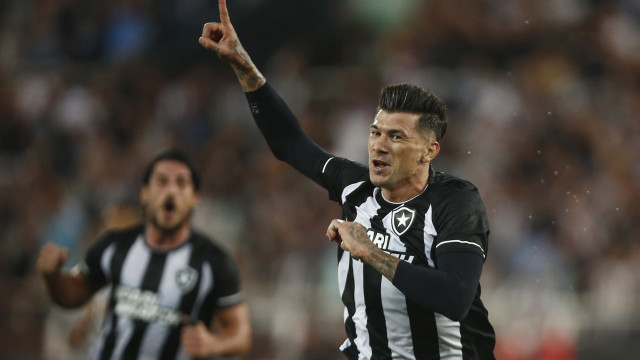 Grêmio e Botafogo fazem o confronto de vice-líder contra o líder do Brasileirão