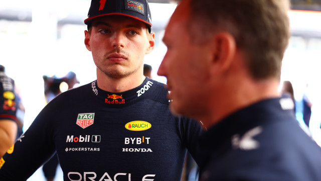 Verstappen fatura pole no GP do Bahrein e iguala Prost após 'esconder o jogo'