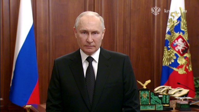 "Punhalada nas costas", diz Putin sobre rebelião de mercenários