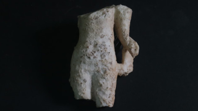 Escultura de ninfa de mais de 2.000 anos é achada em sítio arqueológico na Espanha