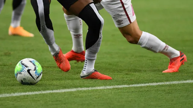 
                    Futebol mundial movimenta R$ 50 bilhões na janela; Brasil fatura quase R$ 1,1 bi
                