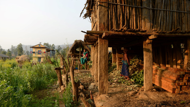 Adolescente morre após ficar em "cabana da menstruação" no Nepal