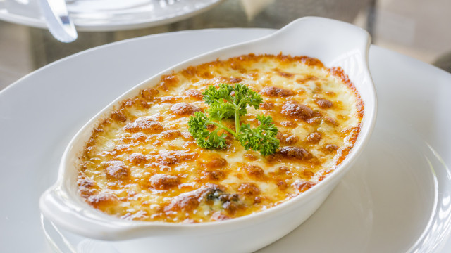 Veja como preparar um delicioso frango gratinado!