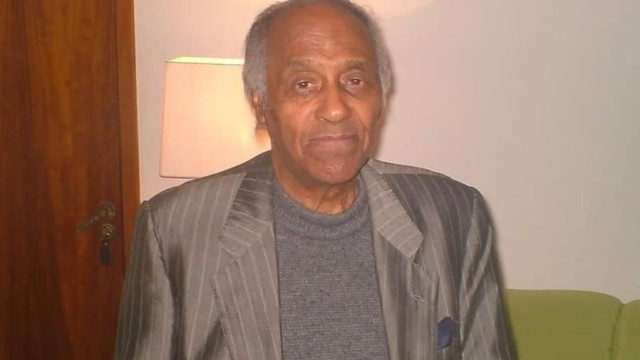 Morre Carlos Gonzaga, pioneiro do rock nacional e cantor de 'Diana', aos 99 anos