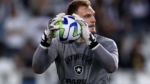 
                    Torino contata Leeds United por Lucas Perri, ex-São Paulo e Botafogo
                